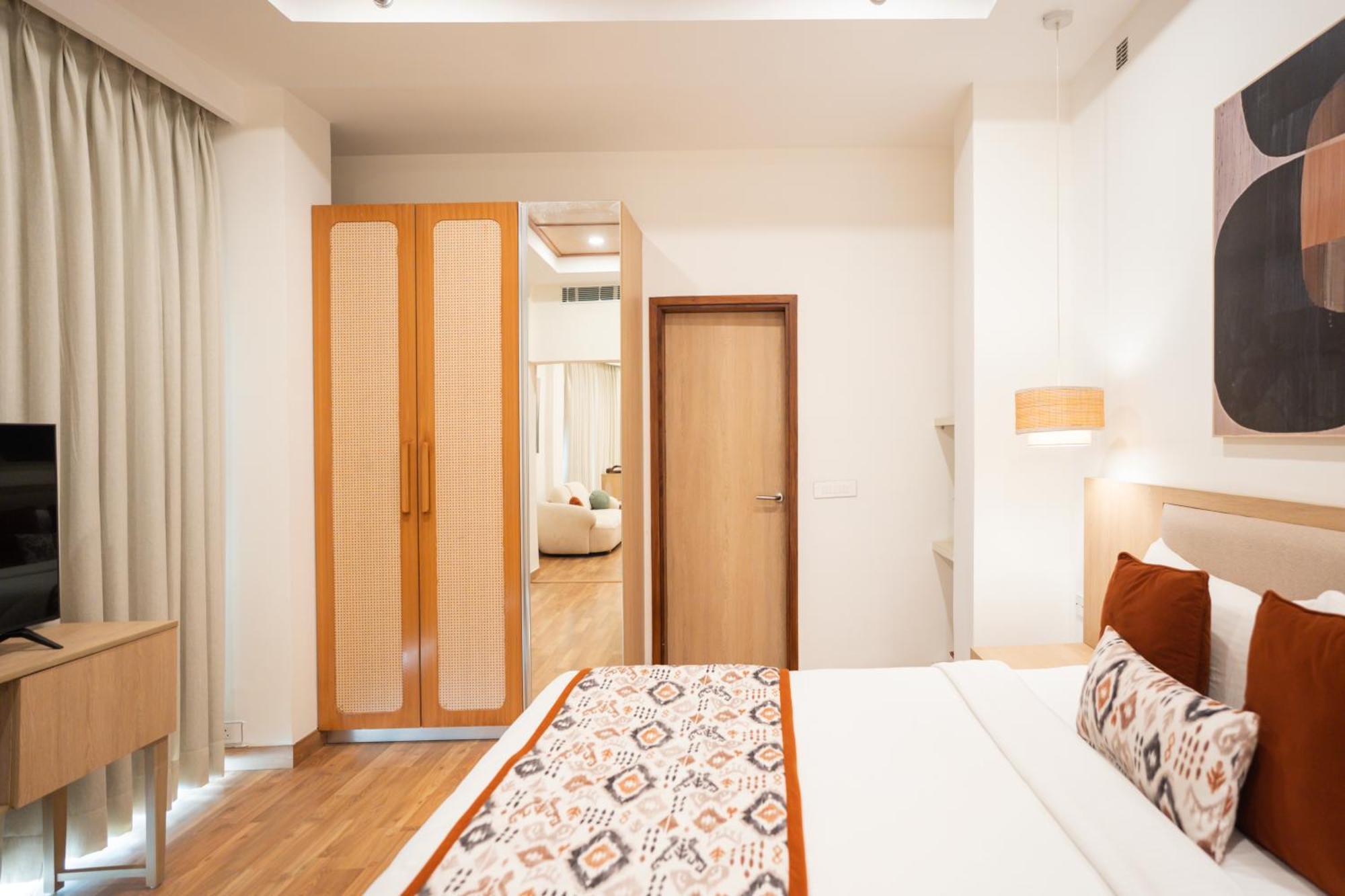 Ar Suites Klj Square 구르가온 외부 사진