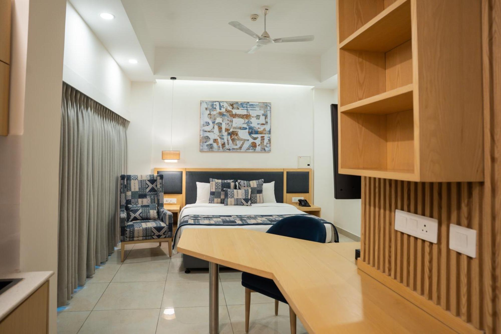 Ar Suites Klj Square 구르가온 외부 사진