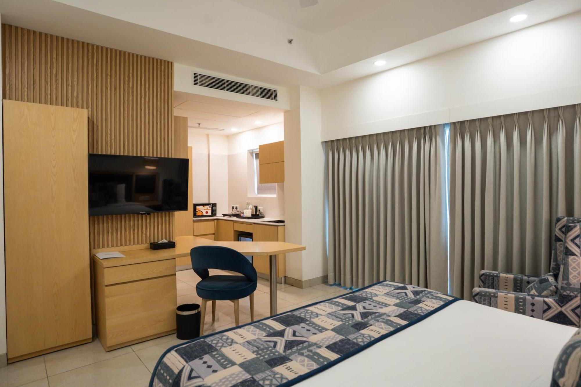 Ar Suites Klj Square 구르가온 외부 사진